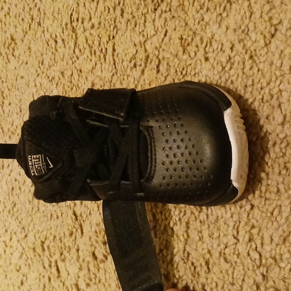 Nike Team Hustle 08 - Picture 6 of 6